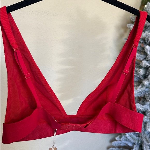 SKIMS COTTON RIB PLUNGE BRALETTE IN CRANBERRY size Xl - Picture 6 of 7